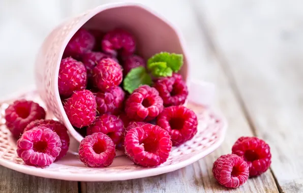 Berries, raspberry, plate, wood