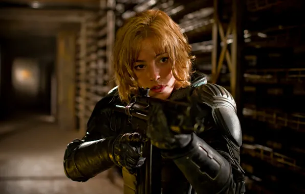 Picture girl, weapons, actress, Movie, judge Dredd, Olivia thirlby, dredd
