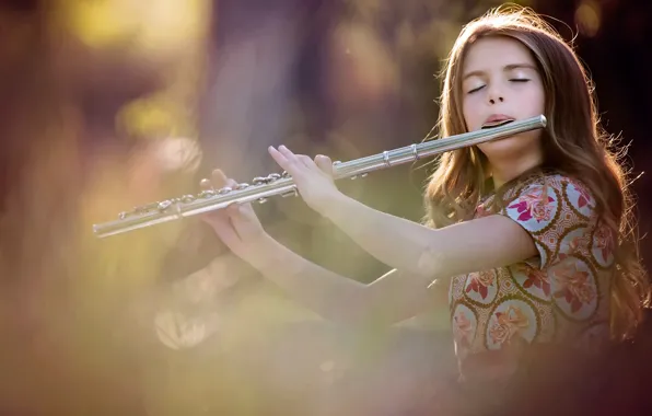 Picture the game, girl, flute