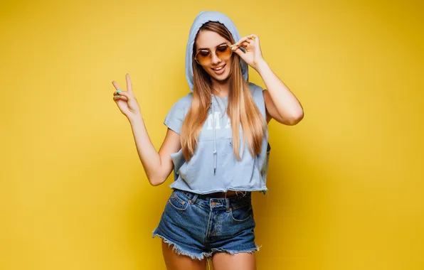 Picture girl, fashion, funny, elegant, elegance, eyeglasses, gesture, fashionable