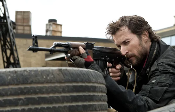 Picture pose, weapons, the series, TV series, Falling Skies, Falling skies, Noah Wylie, Noah Wyle