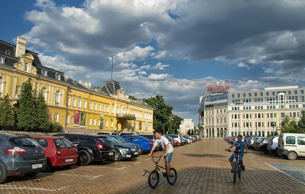 The sky, clouds, joy, children, street, area, cars, sky