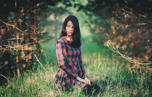 FOREST, GRASS, GREENS, DRESS, BRUNETTE, POSE