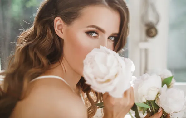 Look, girl, flowers, bouquet, makeup, hairstyle