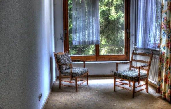 Picture room, window, chairs