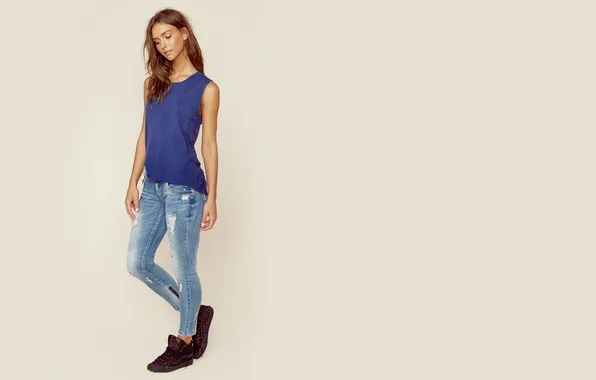 Picture woman, model, beauty, jeans, sneakers, Charming
