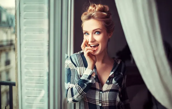 Picture look, pose, mood, model, portrait, makeup, hairstyle, balcony