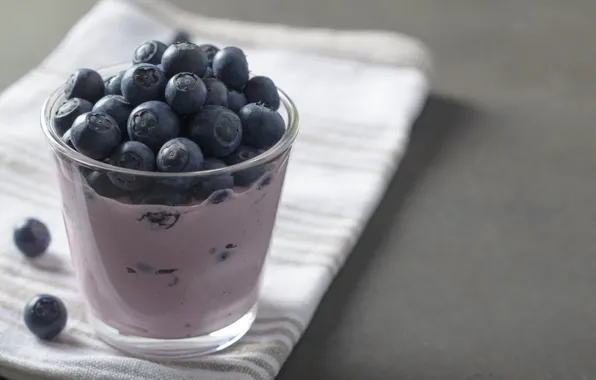 Berries, blueberries, yogurt