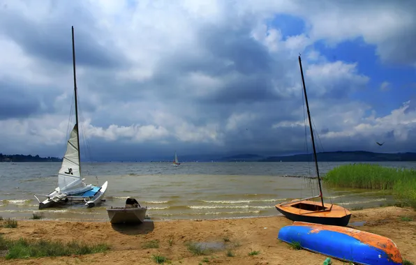 Sand, the sky, clouds, clouds, lake, overcast, shore, boats