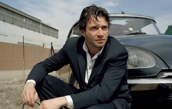 Picture actor, James Purefoy, in a black suit, James Purfoy. photoshoot