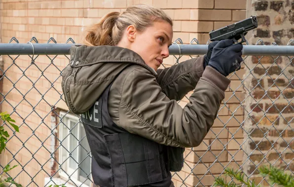 Pose, weapons, the series, detective, the vest, Tracy Spiridakos, Chicago Police, Tracy Spiridakos