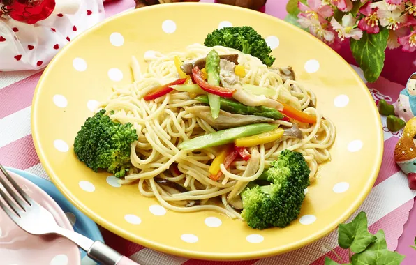 Vegetables, spaghetti, broccoli, pasta