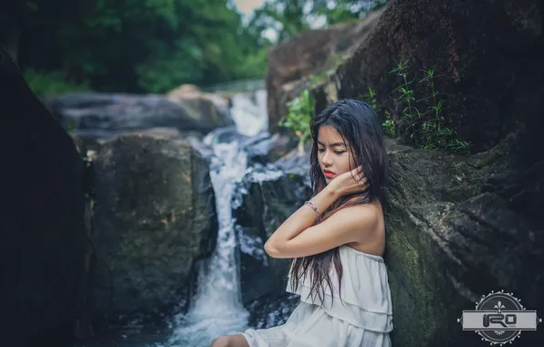 Picture pose, stones, model, waterfall, portrait, wet, hands, makeup