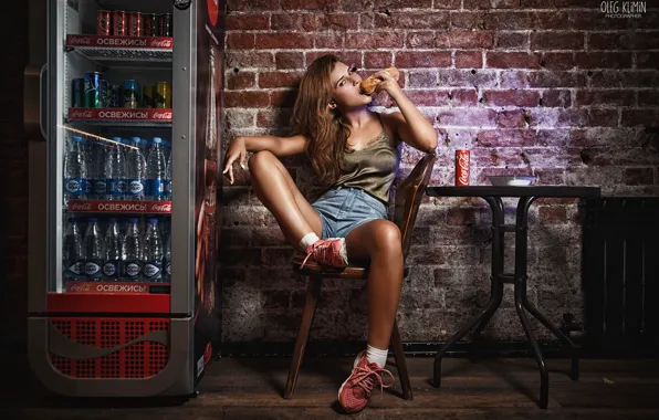 Girl, wall, coca-cola, shorts, legs, brown hair, photo, photographer