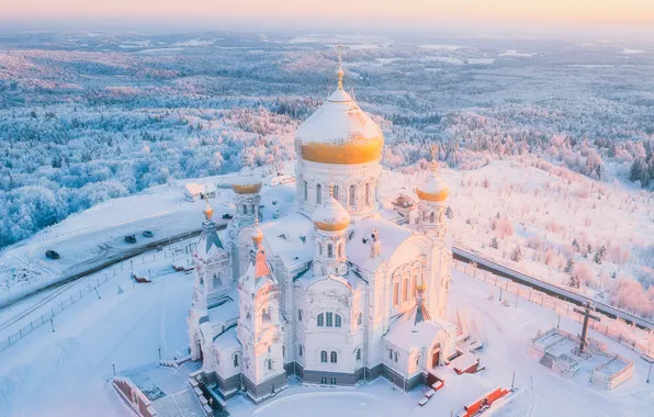 Picture winter, forest, snow, temple, Russia, dome, Perm Krai, White mountain