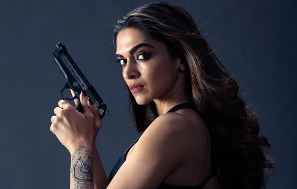 Picture girl, gun, background, the film, makeup, tattoo, hairstyle, action