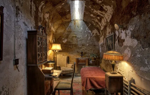 Background, interior, Al Capone's Prison Cell