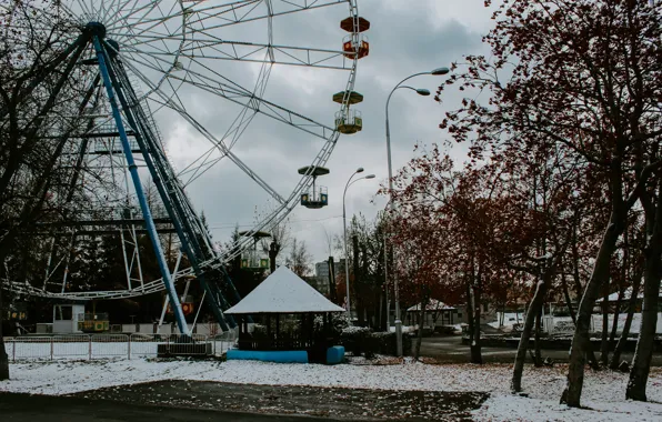 Ferris Wheel, Kemerovo, The First Snow