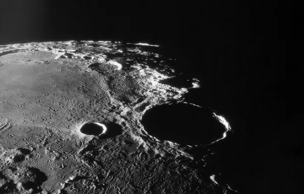 Picture shadow, The moon, crater