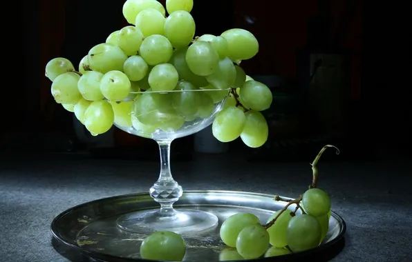 Picture grapes, bunch, vase, tray
