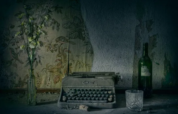 Picture retro, dust, typewriter