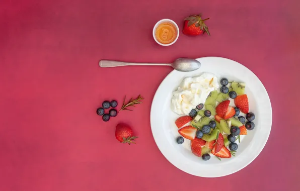 Berries, kiwi, blueberries, cream, strawberry, plate, spoon, honey