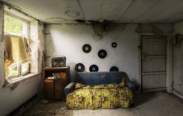 Picture room, sofa, records