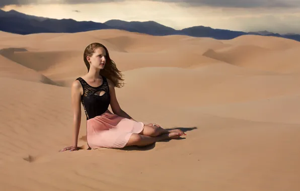 Picture sand, girl, desert, heat, the scorching sun