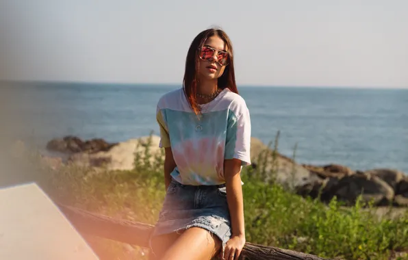 Sea, model, brunette, necklace, sunglasses, portrait, depth of field, miniskirt