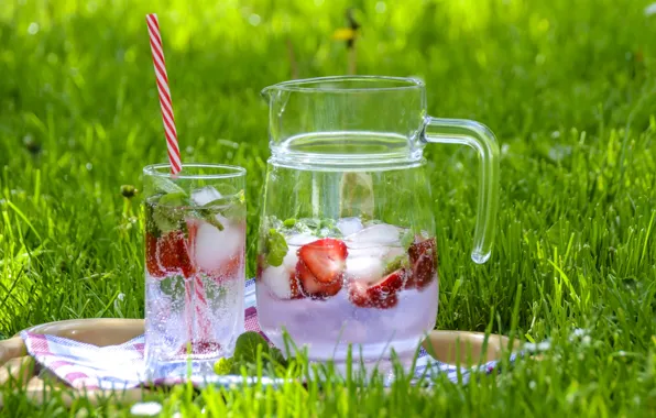 Picture ice, grass, glass, strawberry, drink, pitcher, lemonade