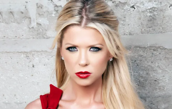 Look, face, lipstick, blonde, lips, Tara Reid