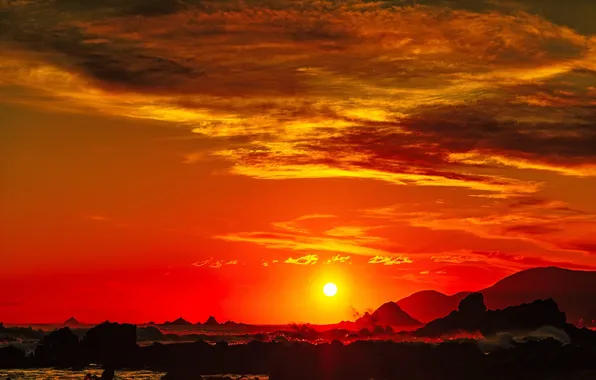 Sea, wave, the sun, clouds, mountains, sawat