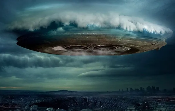 Clouds, the city, UFO