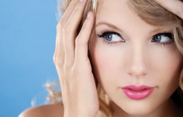 Picture face, hand, Taylor Swift