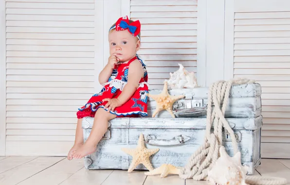 Look, dress, Girl, baby, Suitcase, Sitting, Starfish