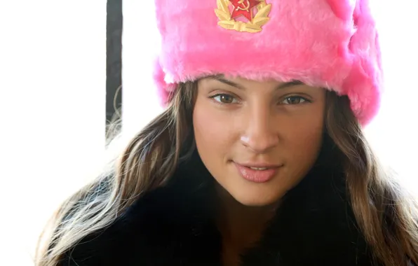 Picture face, pink, hat, brown hair, badge, Maria Ryabushkina, Maria Ryabushkina