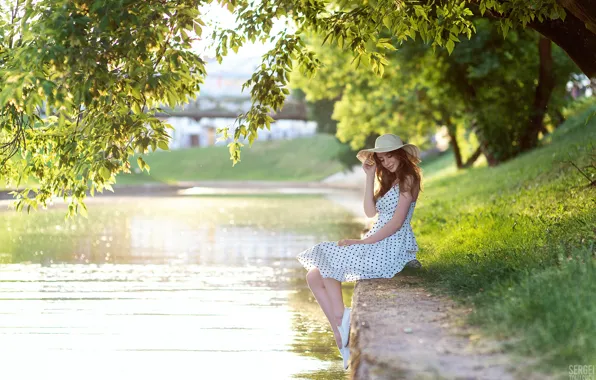 Picture grass, the sun, trees, pose, smile, river, model, portrait, hat, makeup, figure, dress, hairstyle, brown …
