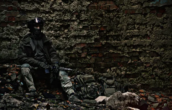 Weapons, wall, soldiers, bricks, sitting, uniform, halt, zabroshennaya