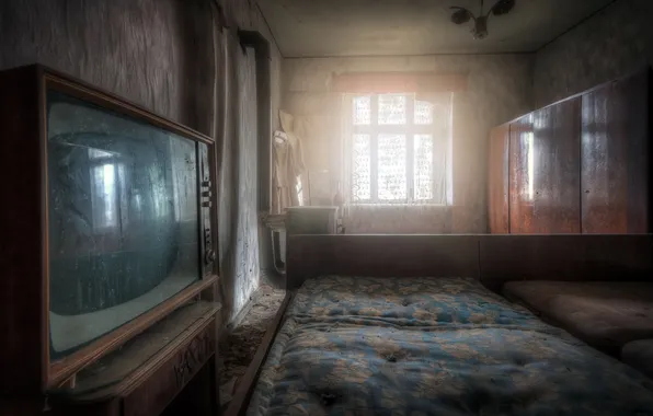 Bed, TV, window