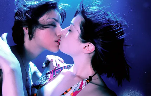 Picture kiss, under water, kiss