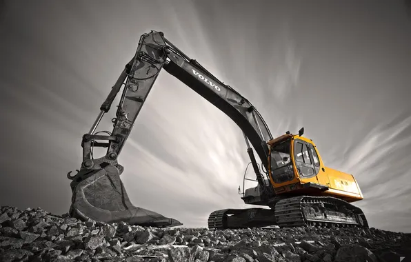 Color, focus, b/W, excavator, by Robin de Blanche, Volvo Diggit