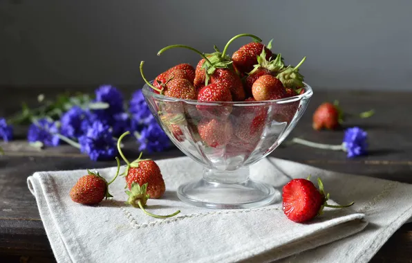 Berries, strawberries, napkin, wildflowers