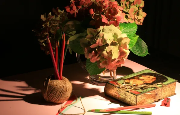Picture bouquet, pencils, still life, thread, sharpener