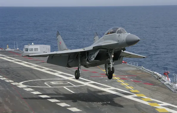 Picture the carrier, landing, MiG-29 KUB, MiG-29KUB