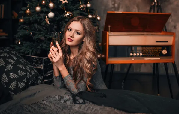 Picture look, girl, holiday, tree, makeup, New year, beautiful, champagne