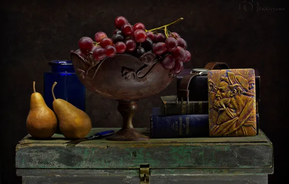 Grapes, dishes, pear