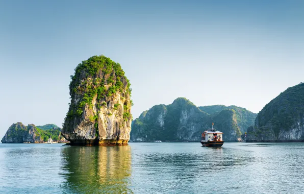 Sea, the sky, rocks, coast, boat, Vietnam, Sunny, Halong Bay