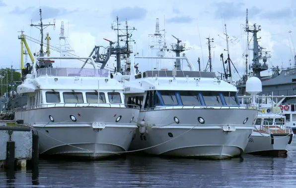 Pier, special, communication boats