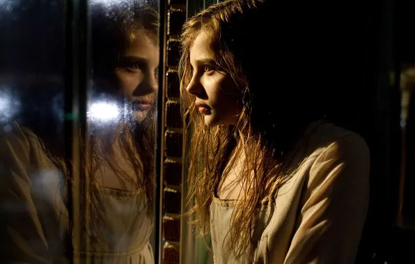 Picture reflection, the film, actress, chloe grace moretz, let me in