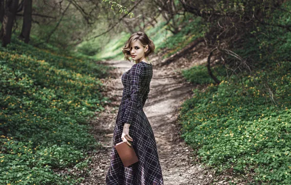 Trail, dress, book, Daria Batyr